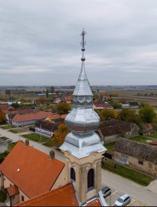 ZAVRŠENA REKONSTRUKCIJA LUKOVICE TORNJA CRKVE U RETKOVCIMA
